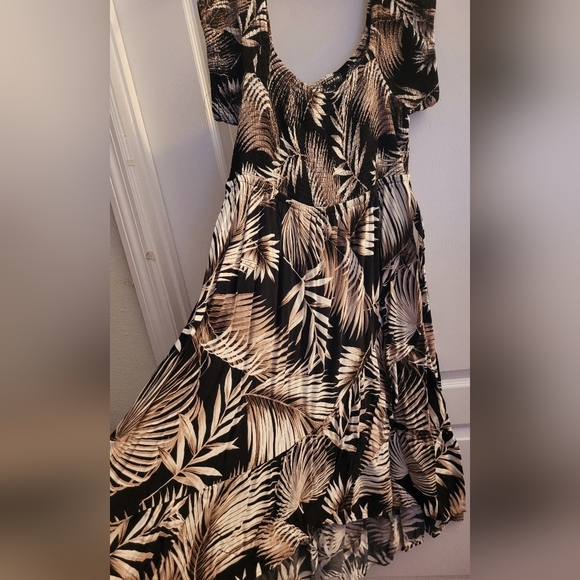 Torrid Black and Cream Tropical Midi Dress - Picture 3 of 9